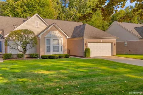 44182 Dylan, Sterling Heights, MI 48314