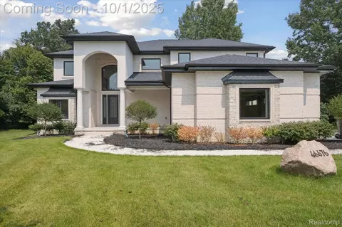 46676 Grand Oak Ct, Canton, MI 48187