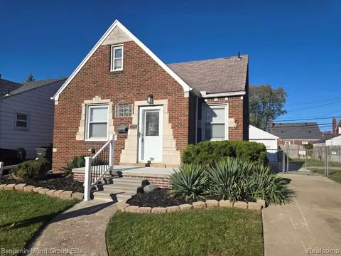 1590 Mill St, Lincoln Park, MI 48146
