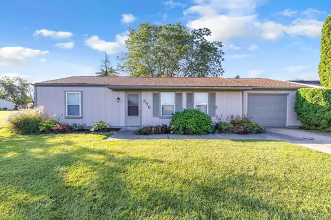 578 Newport Rd, Carleton, MI 48117