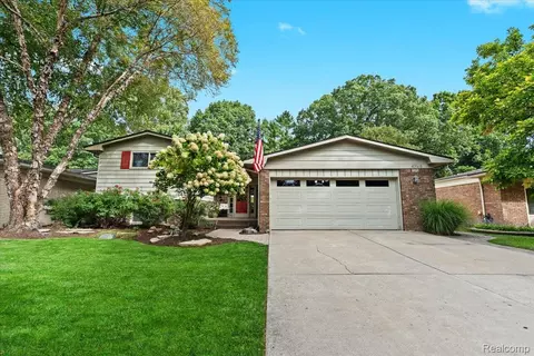 43168 Hanford Rd, Canton, MI 48187