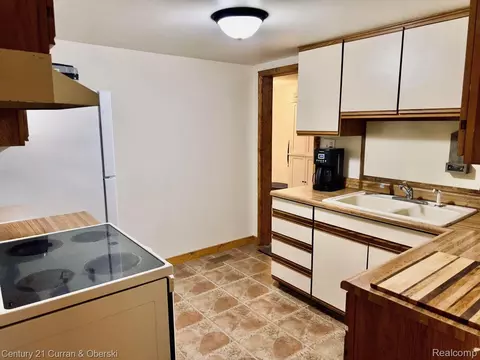 Kitchen - 111 Petoskey Dr, Roscommon, MI 48653 photo 1 of 3
