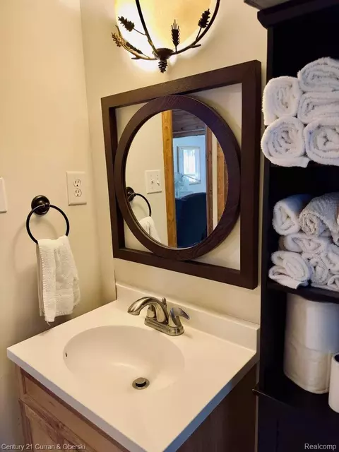 Bath - 111 Petoskey Dr, Roscommon, MI 48653 photo 2 of 3