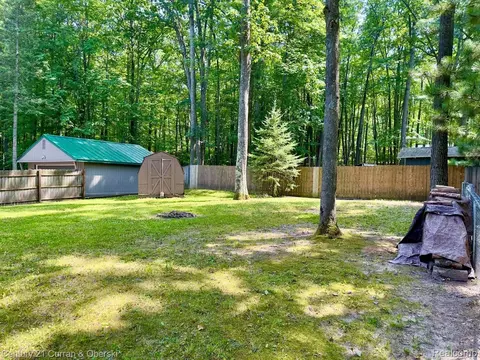 Exterior - 111 Petoskey Dr, Roscommon, MI 48653 photo 3 of 4