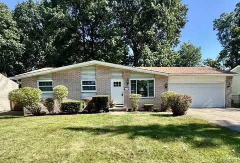 3420 Ellenboro Dr, Troy, MI 48083