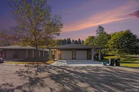 985 Wexford Way, Rochester Hills, MI 48307