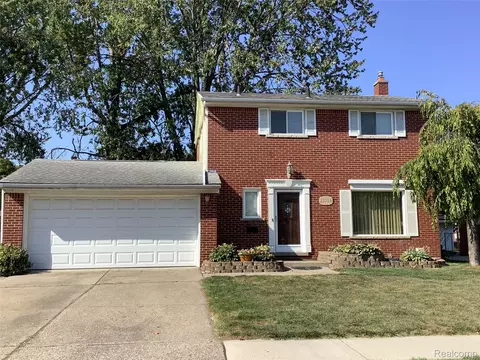 29723 Roan Dr, Warren, MI 48093