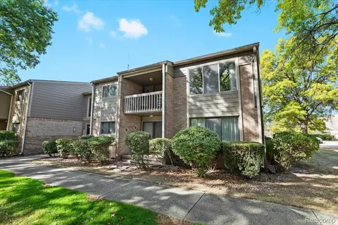 16245 Roanoke St, Southfield, MI 48075
