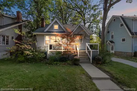 300 Wordsworth St, Ferndale, MI 48220