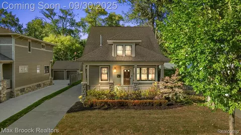 1207 Villa Rd, Birmingham, MI 48009