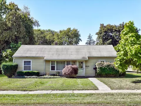 1504 Colorado St, Marysville, MI 48040