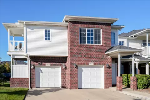 5633 Acorn Ln, Sterling Heights, MI 48314