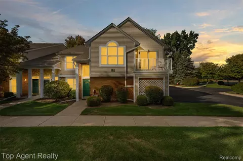 44935 Marigold Dr, Sterling Heights, MI 48314
