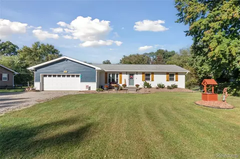 2135 Oak Grove Rd, Howell, MI 48855