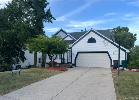 2565 Thorn Creek St SE, Kentwood, MI 49508