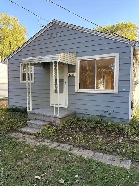 2264 E Schumacher St, Burton, MI 48529
