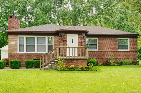 14442 Buck St, Taylor, MI 48180