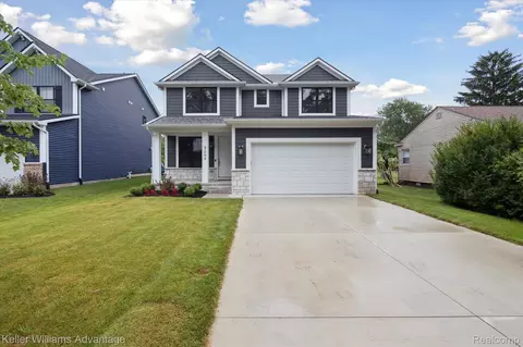 9264 Brookline Ave, Plymouth, MI 48170