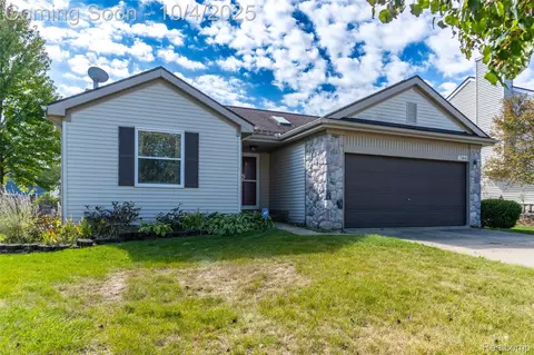 7184 Glacier Pointe Dr, Ypsilanti, MI 48197
