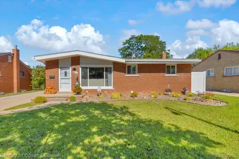 3256 Terry St, Trenton, MI 48183