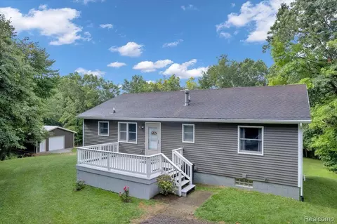 5010 Belle River Rd, Attica, MI 48412