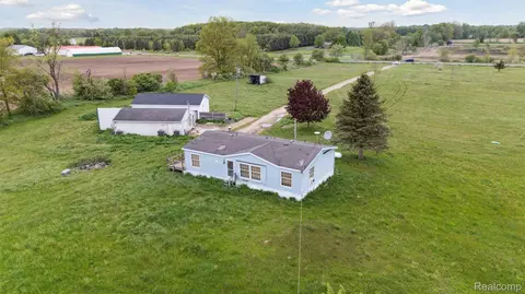 1832 E Carson City Rd, Bushnell, MI 48884