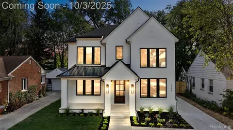 2498 Buckingham Ave, Birmingham, MI 48009