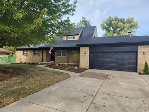 5141 Martin Rd, Warren, MI 48092