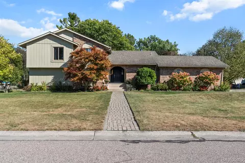 28836 Willow Creek St, Farmington, MI 48331