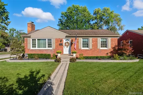 9840 Brookfield St, Livonia, MI 48150