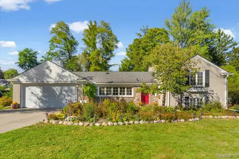1450 Wiltshire Rd, Berkley, MI 48072