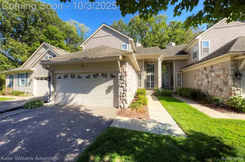 988 Calpernia, Wixom, MI 48393