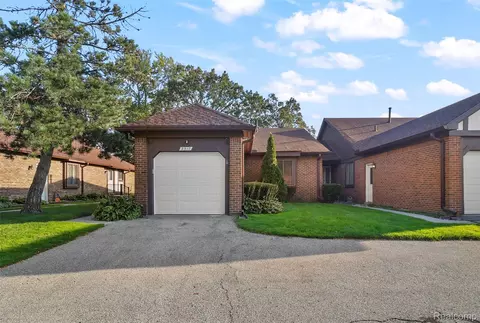 3317 Heritage Pkwy, Dearborn, MI 48124