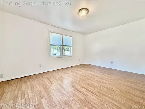 Living - 6493 Benoit Rd, Clay, MI 48001 photo 4 of 5