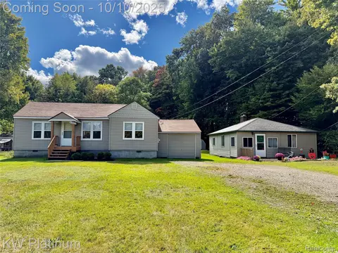 6493 Benoit Rd, Clay, MI 48001