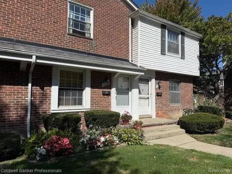 22980 Gary Ln #431, Saint Clair Shores, MI 48080