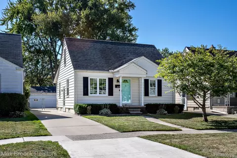1600 Whitcomb Ave, Royal Oak, MI 48073