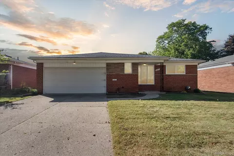 28623 Panama St, Warren, MI 48092