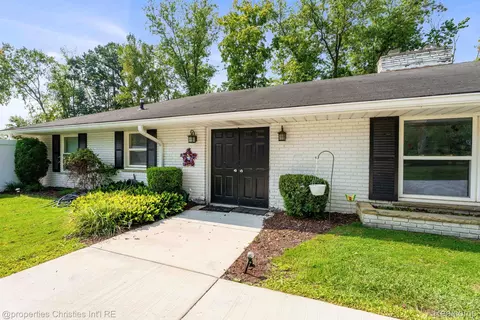 31111 Lahser Rd, Beverly Hills, MI 48025