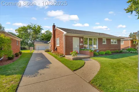 35233 Orangelawn St, Livonia, MI 48150