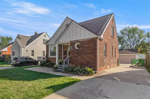 817 Lincoln Ave, Lincoln Park, MI 48146