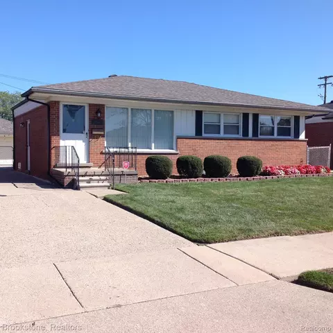 25560 Bellaire St, Roseville, MI 48066