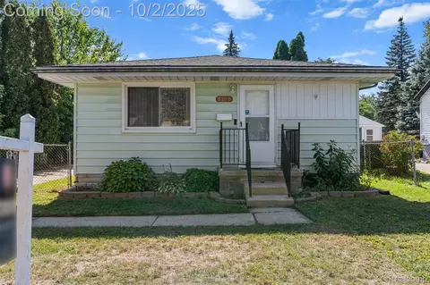 8610 Central, Center Line, MI 48015