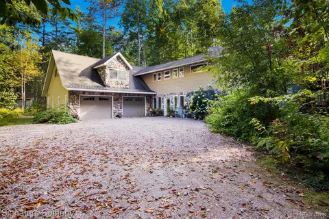 11436 Lakeview Rd NE, Kalkaska, MI 49646