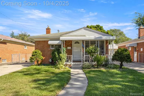 3927 Monroe St, Dearborn Heights, MI 48125