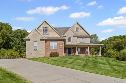 7391 Denali Dr, White Lake, MI 48383