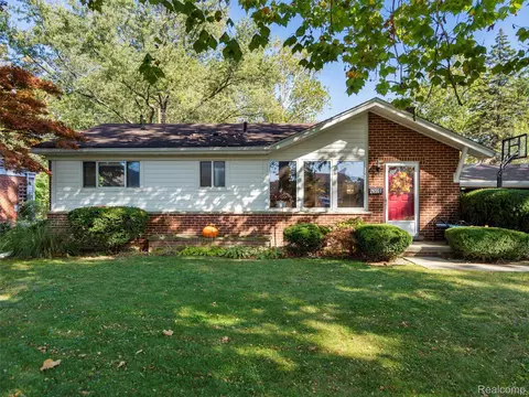 26561 Kendall Ct, Redford, MI 48239