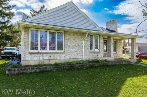12600 Hayes St, Detroit, MI 48205