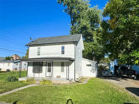 215 S Maple St, Fowlerville, MI 48836
