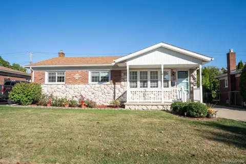 3307 Norwood Dr, Trenton, MI 48183
